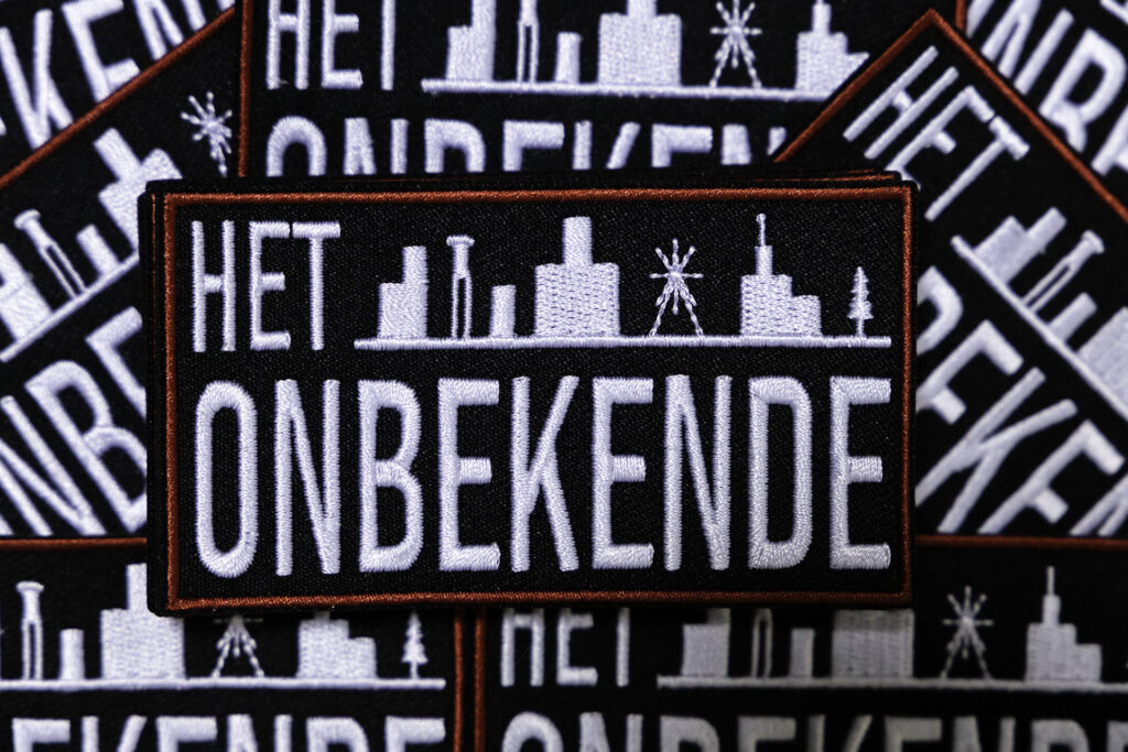 Patch Het Onbekende – geborduurde patch